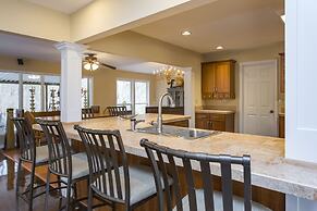 Grand Dream Vacation Home in Nashville 7+ beds!