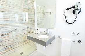 Parque Nereida Suites Hotel