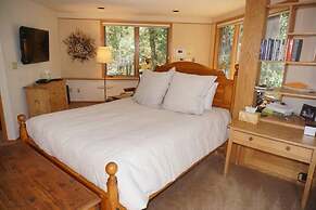 735 Bleeker St E #735