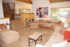 735 Bleeker St E #735