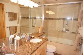 735 Bleeker St E #735