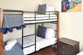 Home Near Shops & Beach