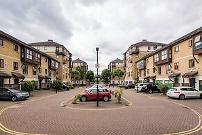 Panoramic Docklands Home