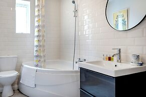 Panoramic Docklands Home