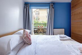 Panoramic Docklands Home