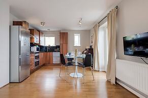 Panoramic Docklands Home