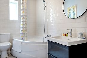 Panoramic Docklands Home
