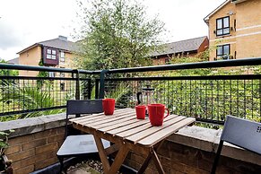 Panoramic Docklands Home