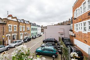 A Hidden Mews
