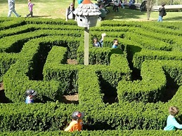 Home Near Shops & Beach