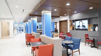 Holiday Inn Express & Suites Dallas Central Market Center by IHG