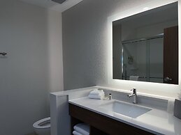 Holiday Inn Express & Suites Dallas Central Market Center by IHG