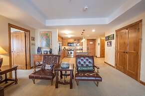 Large 3 Bedroom Bathroom In Mountaineer Square Condo - No Cleaning Fee