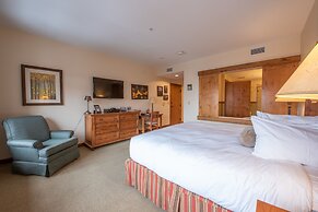 Large 3 Bedroom Bathroom In Mountaineer Square Condo - No Cleaning Fee