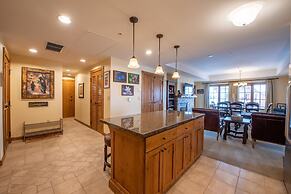 Large 3 Bedroom Bathroom In Mountaineer Square Condo - No Cleaning Fee