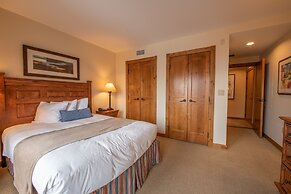 Large 3 Bedroom Bathroom In Mountaineer Square Condo - No Cleaning Fee