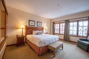 Large 3 Bedroom Bathroom In Mountaineer Square Condo - No Cleaning Fee