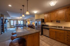 Large 3 Bedroom Bathroom In Mountaineer Square Condo - No Cleaning Fee