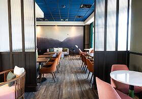 Blossom Hotel Houston, Curio Collection by Hilton