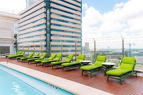 Blossom Hotel Houston, Curio Collection by Hilton