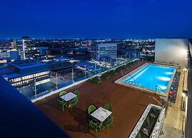 Blossom Hotel Houston, Curio Collection by Hilton