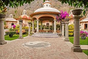 La Buena Vibra Wellness Resort & SPA