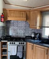 Beautiful 3-bed Caravan on Holiday Park