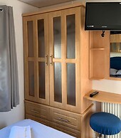 Beautiful 3-bed Caravan on Holiday Park