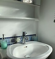 Beautiful 3-bed Caravan on Holiday Park