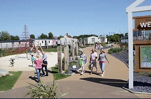 Beautiful 3-bed Caravan on Holiday Park