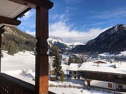 Alpine Touring Hotel