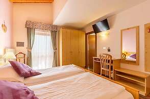 Alpine Touring Hotel