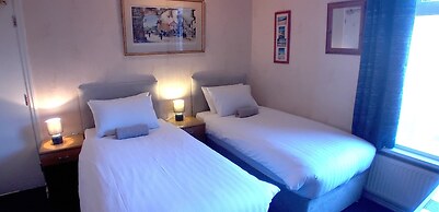 Home and Away Guesthouse