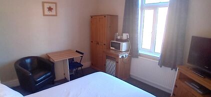 Home and Away Guesthouse