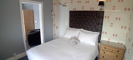 Home and Away Guesthouse