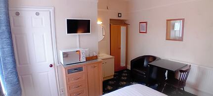 Home and Away Guesthouse