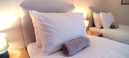 Home and Away Guesthouse