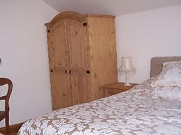 Thompsons Arms Holiday Lets + B & B