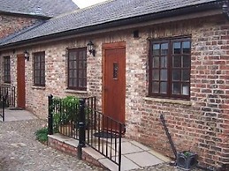 Thompsons Arms Holiday Lets + B & B