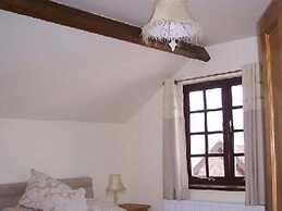 Thompsons Arms Holiday Lets + B & B