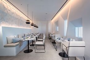 Grace Hotel, Auberge Resorts Collection