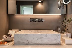 Grace Hotel, Auberge Resorts Collection