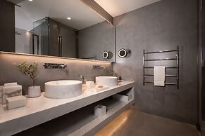 Grace Hotel, Auberge Resorts Collection