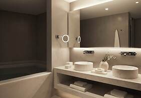 Grace Hotel, Auberge Collection