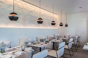 Grace Hotel, Auberge Resorts Collection