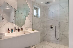 Grace Hotel, Auberge Resorts Collection