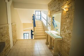 Parthenis Hotel & Suites