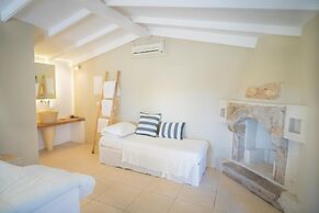 Parthenis Hotel & Suites