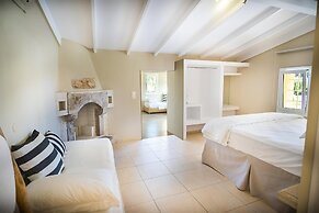 Parthenis Hotel & Suites