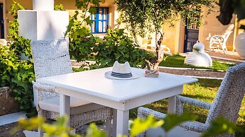 Parthenis Hotel & Suites